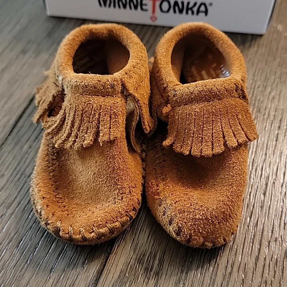 Minnetonka Moccasins Riley Bootie- Tan Fringe~ Size 3 Infant